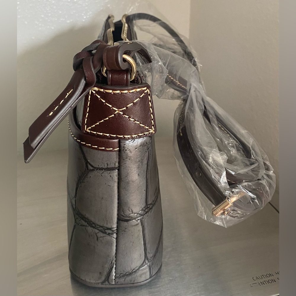 DOONEY AND BURKE..Gray Croc-Embossed Crossbody Bag - Picture 5 of 16
